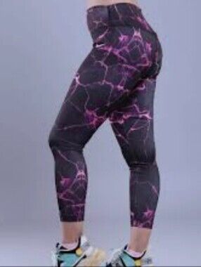 Nike Women's Black & Pink Marble-Print Work Out Leggings